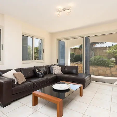 Galina Villa Neo Chorio