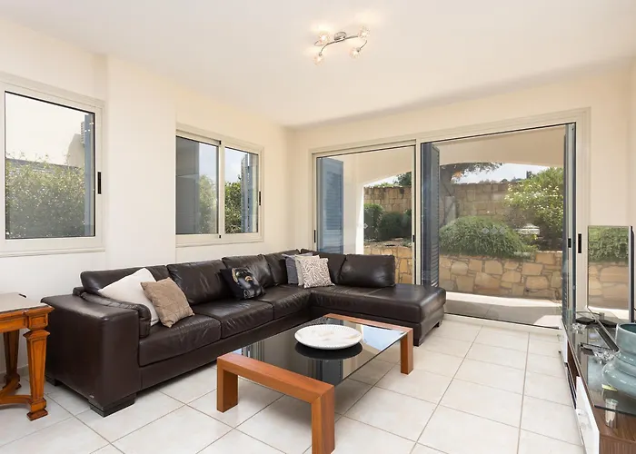 Galina Vila Neo Chorio